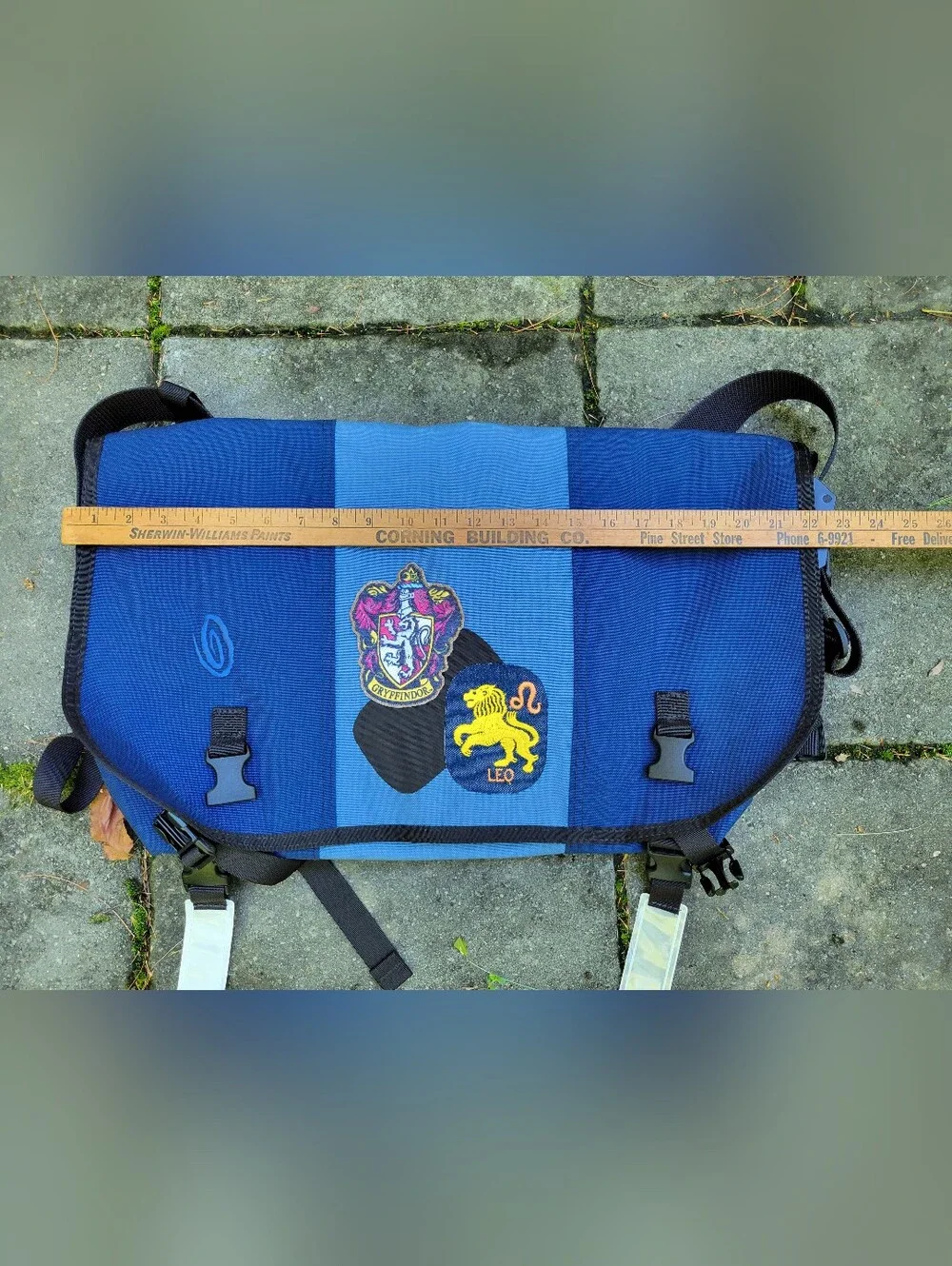 Timbuk2 Large Messenger Bag Crossbody Sling Blue Gryffindor Leo Lion Patches